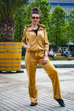 Dres w kolorze camel marki ROCKANDBLUE
